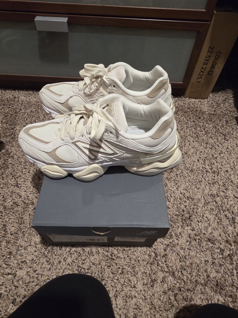 New Balance Beige Lifestyle Sneaker Box — 9060 Label - Picture 4 of 6